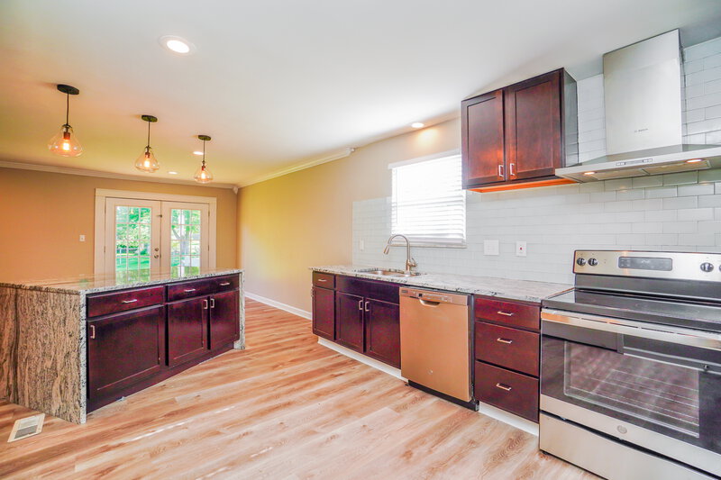 2,735/Mo, 800 Caroway Blvd Columbus, OH 43230 Kitchen View 3
