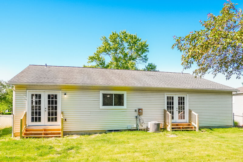 2,735/Mo, 800 Caroway Blvd Columbus, OH 43230 Rear View