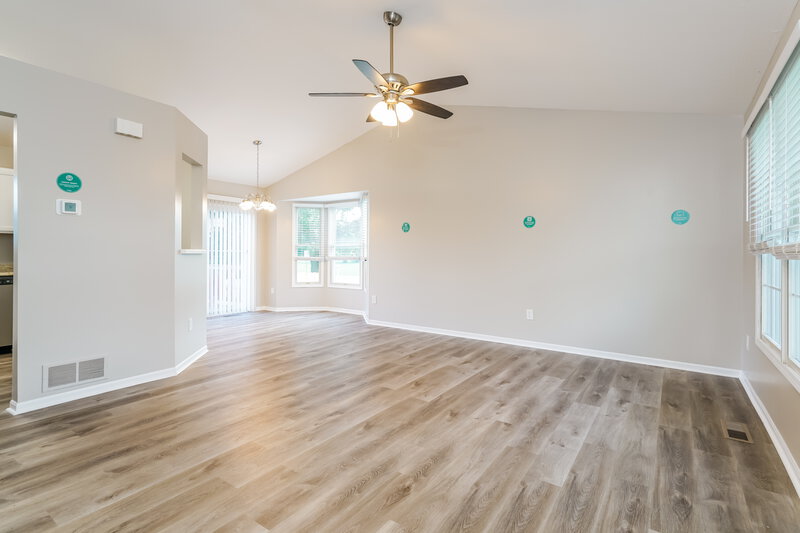 2,010/Mo, 4619 Tolbert Ave Grove City, OH 43123 Living Room View