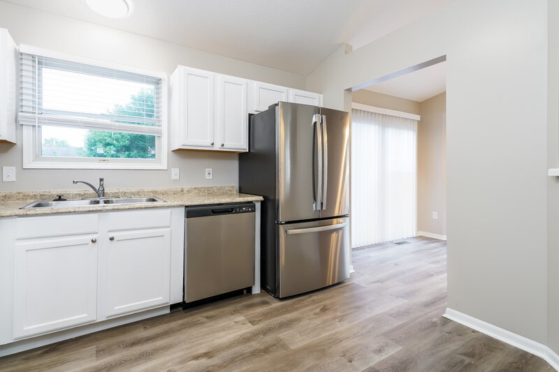 2,010/Mo, 4619 Tolbert Ave Grove City, OH 43123 Kitchen View