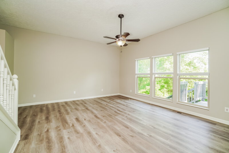 1,995/Mo, 3102 Jetstream Dr Columbus, OH 43231 Living Room View 2