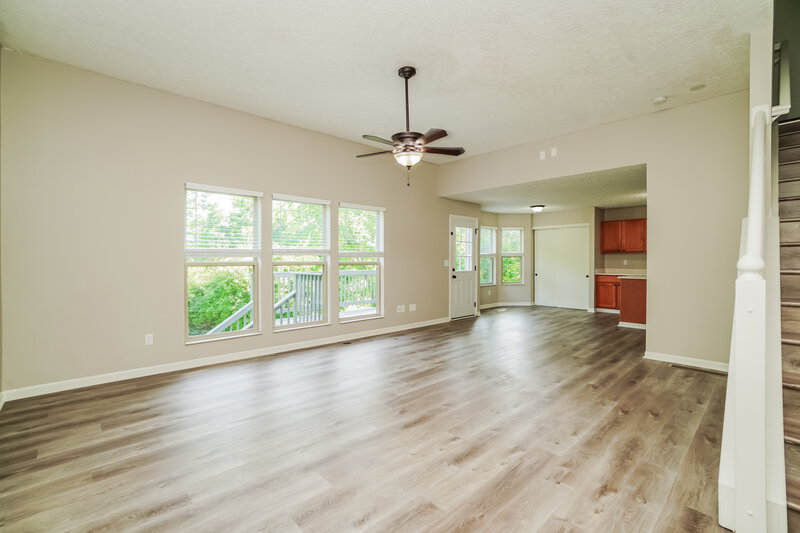 1,995/Mo, 3102 Jetstream Dr Columbus, OH 43231 Living Room View 3