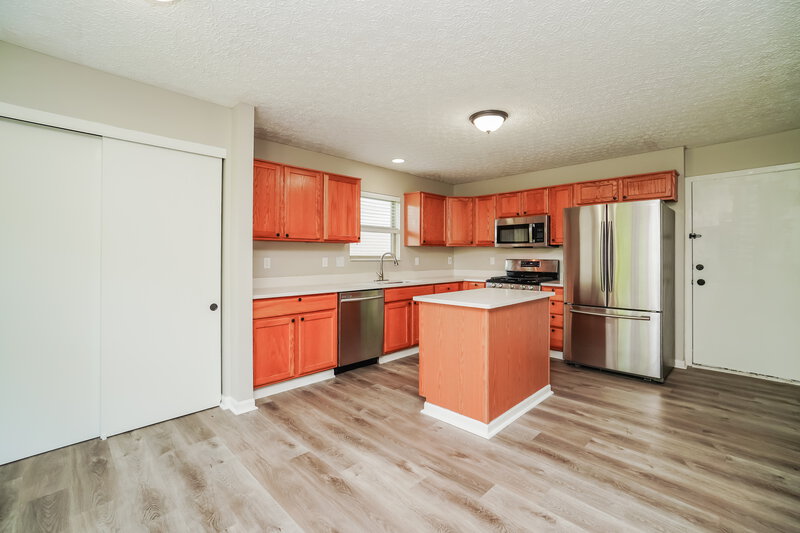 1,995/Mo, 3102 Jetstream Dr Columbus, OH 43231 Kitchen View 2
