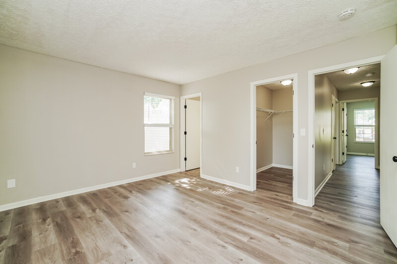 1,995/Mo, 3102 Jetstream Dr Columbus, OH 43231 Main Bedroom View 2