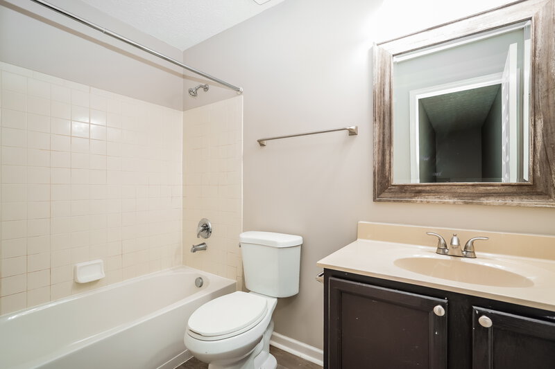 2,650/Mo, 7828 Brianna Dr Blacklick, OH 43004 Bathroom View