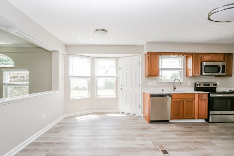 2,715/Mo, 3873 Carlotta St Grove City, OH 43123 Kitchen View