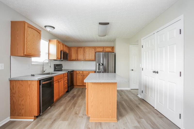 2,480/Mo, 7645 Dover Ridge Dr Blacklick, OH 43004 Kitchen View