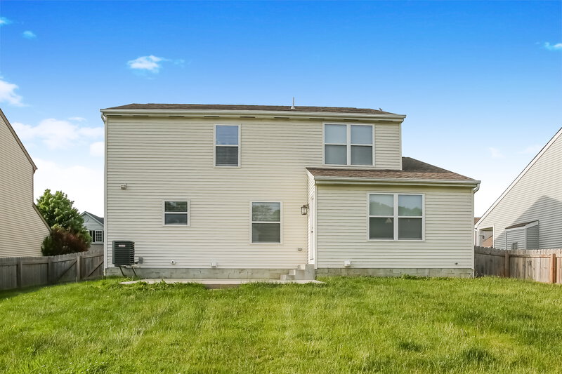 2,480/Mo, 7645 Dover Ridge Dr Blacklick, OH 43004 Rear View