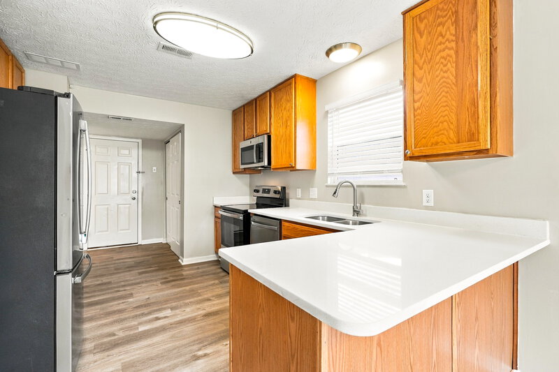 2,275/Mo, 1272 Poplar Creek Ct Blacklick, OH 43004 Kitchen View