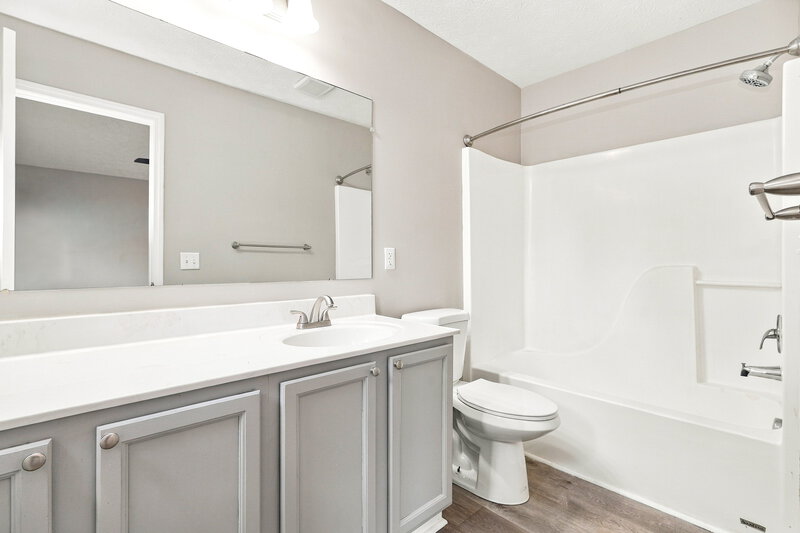 2,275/Mo, 1272 Poplar Creek Ct Blacklick, OH 43004 Primary Bathroom View
