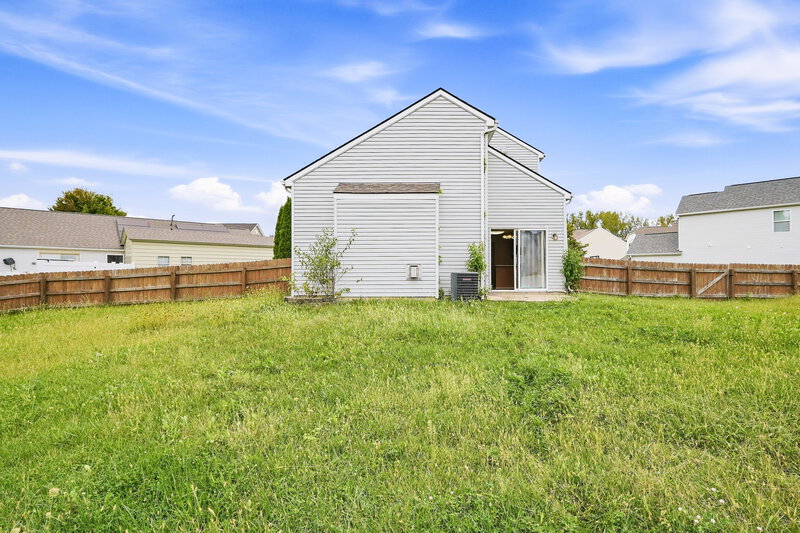 2,275/Mo, 1272 Poplar Creek Ct Blacklick, OH 43004 Rear View