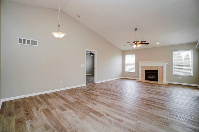 1,975/Mo, 227 Harvard Loop Delaware, OH 43015 Living Room View 3