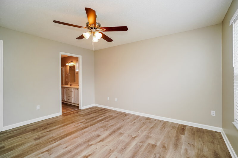 1,975/Mo, 227 Harvard Loop Delaware, OH 43015 Main Bedroom View 2