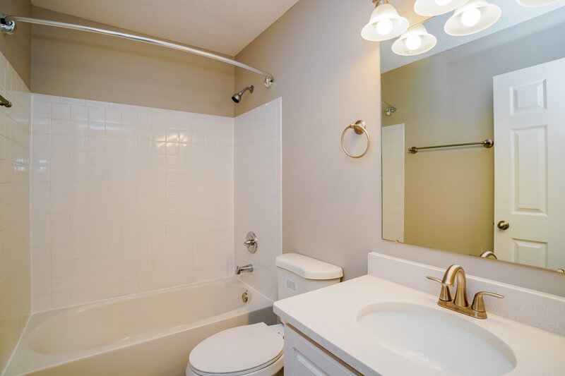 1,975/Mo, 227 Harvard Loop Delaware, OH 43015 Bathroom View