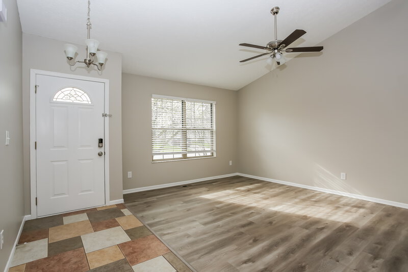 1,990/Mo, 1406 Wild Oats Dr Columbus, OH 43204 Living Room View