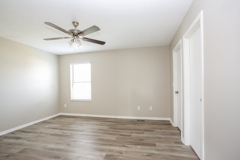 1,990/Mo, 1406 Wild Oats Dr Columbus, OH 43204 Main Bedroom View