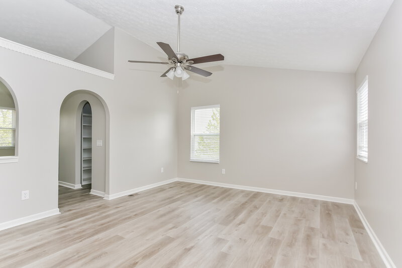 2,200/Mo, 4842 Bixby Ridge Dr E Groveport, OH 43125 Living Room View 4