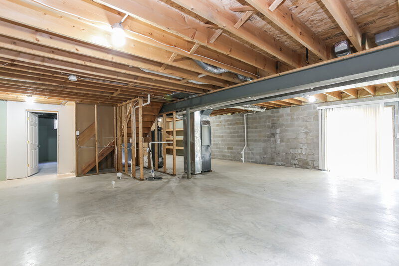 2,200/Mo, 4842 Bixby Ridge Dr E Groveport, OH 43125 Garage View