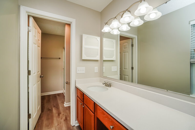 2,160/Mo, 107 Straton Dr Delaware, OH 43015 Main Bathroom View