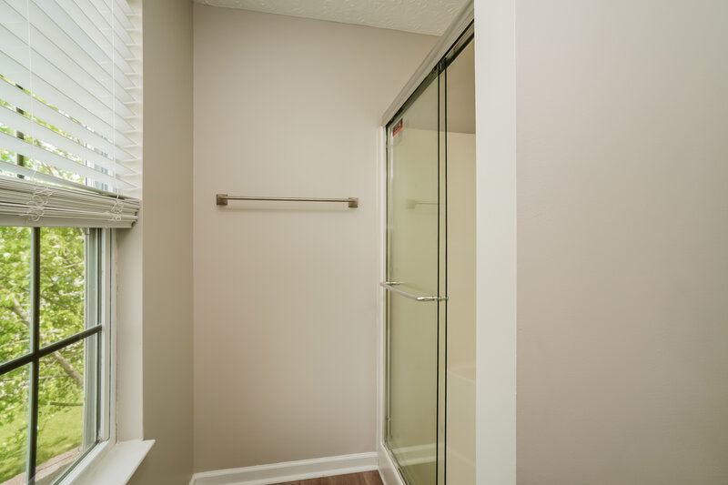 2,160/Mo, 107 Straton Dr Delaware, OH 43015 Main Bathroom View 2