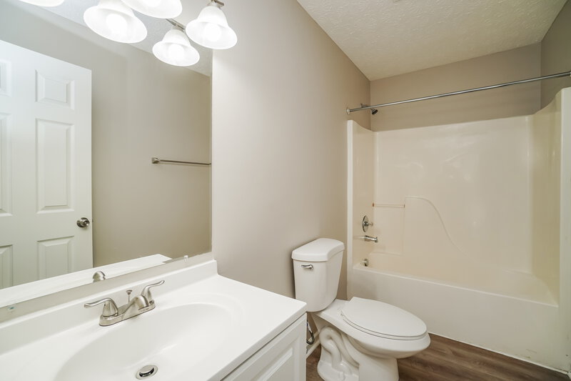 2,160/Mo, 107 Straton Dr Delaware, OH 43015 Bathroom View