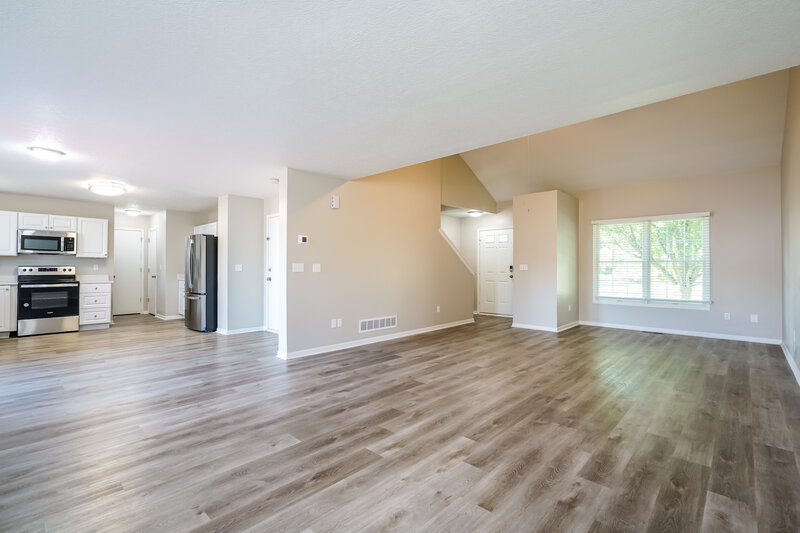2,235/Mo, 8371 Glencrest Dr Reynoldsburg, OH 43068 Living Room View 2