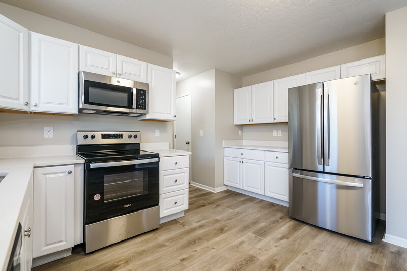 2,235/Mo, 8371 Glencrest Dr Reynoldsburg, OH 43068 Kitchen View