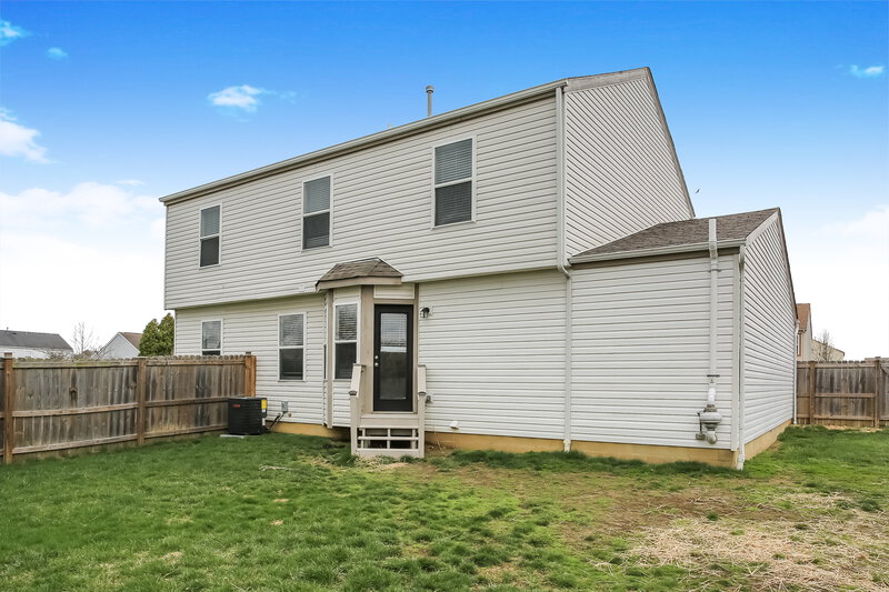 2,175/Mo, 6903 Iola Boat Ln Canal Winchester, OH 43110 Rear View