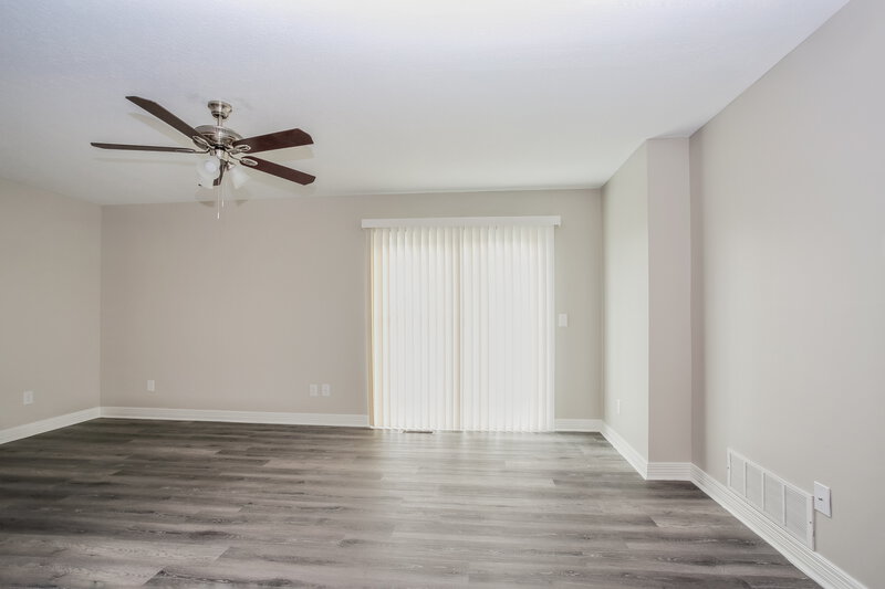 1,900/Mo, 3853 Pendent Ln Columbus, OH 43207 Living Room View