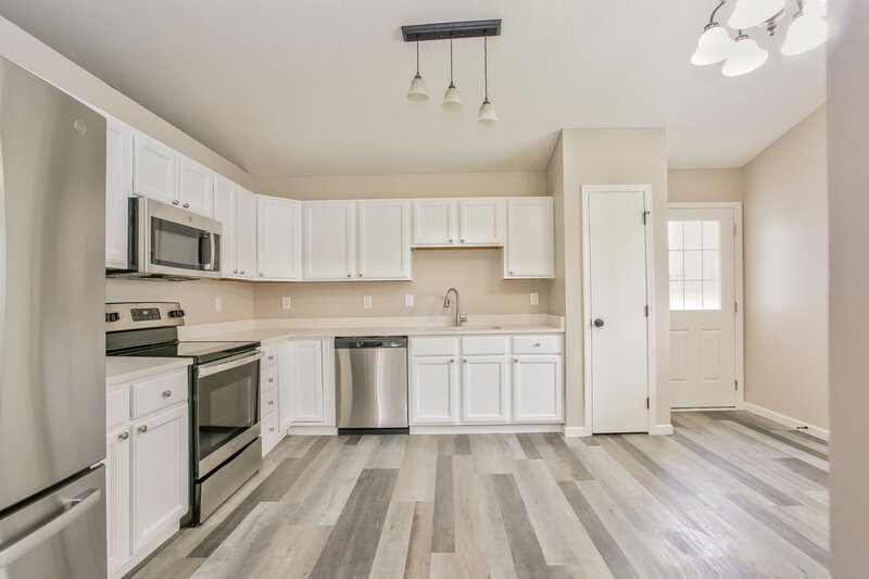 3,700/Mo, 445 Oak Meadow Dr Pataskala, OH 43062 Kitchen View