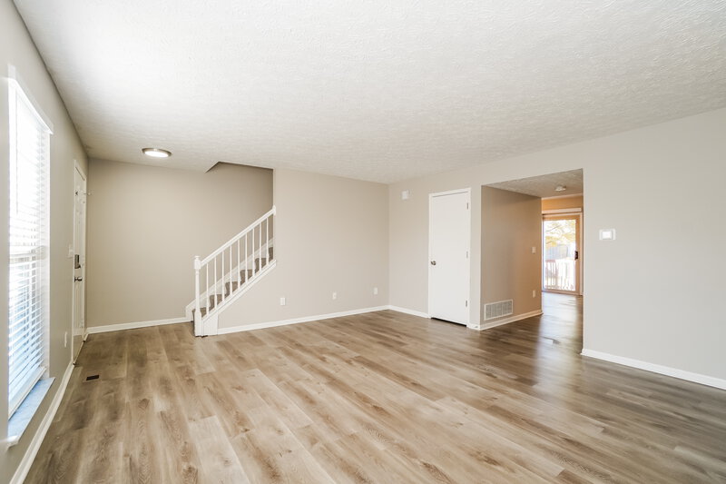 4,045/Mo, 2313 Brisum Way Hilliard, OH 43026 Living Room View 2