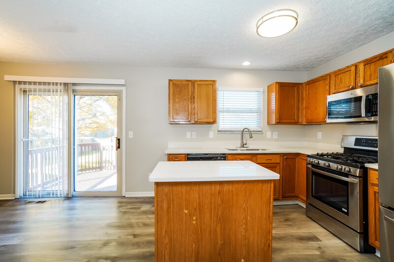 4,045/Mo, 2313 Brisum Way Hilliard, OH 43026 Kitchen View