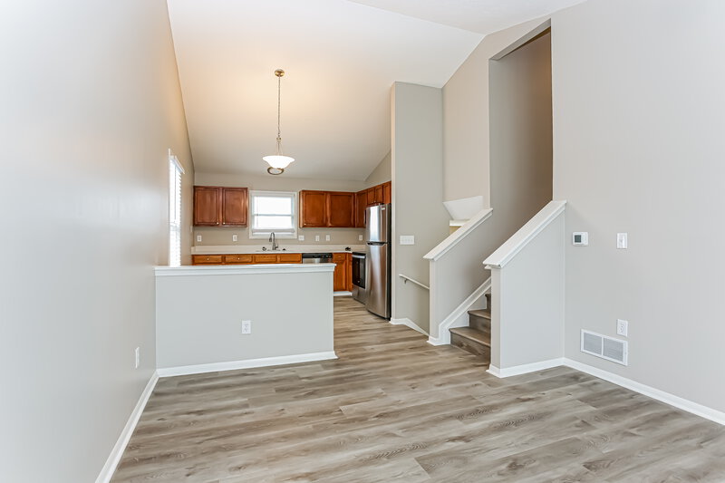 2,040/Mo, 5942 Westbank Dr Galloway, OH 43119 Dining Room View