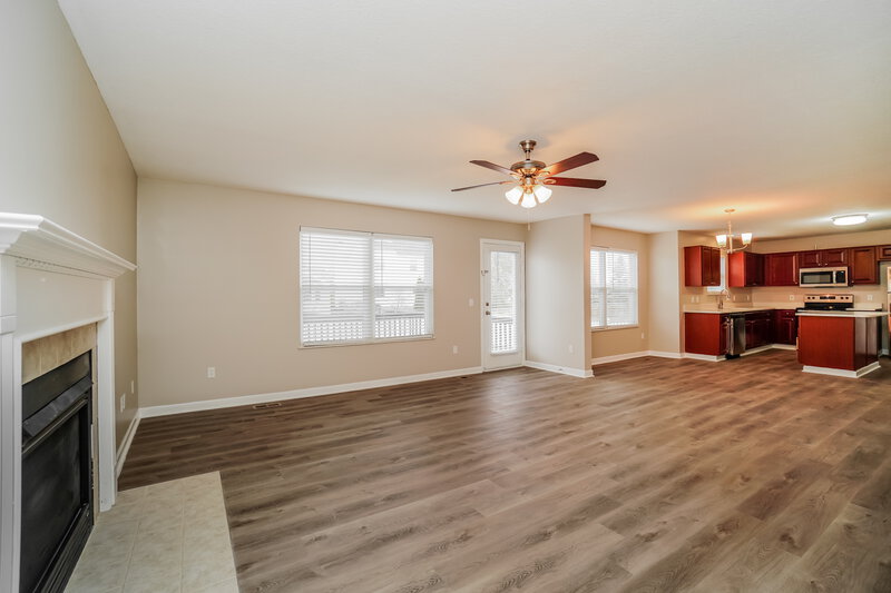 2,875/Mo, 111 Brenden Loop Delaware, OH 43015 Living Room View