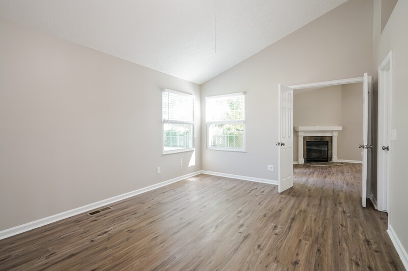 2,360/Mo, 4908 Wallington Dr Hilliard, OH 43026 Living Room View 3