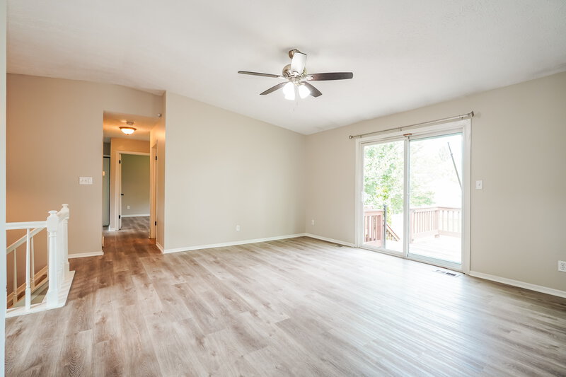 2,380/Mo, 3524 En Joie Dr Columbus, OH 43228 Living Room View 3