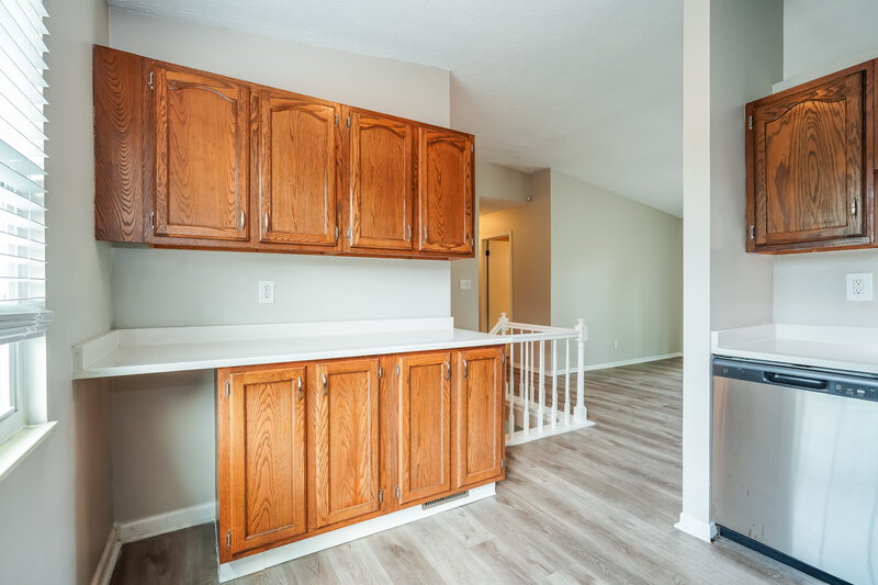 2,380/Mo, 3524 En Joie Dr Columbus, OH 43228 Kitchen View