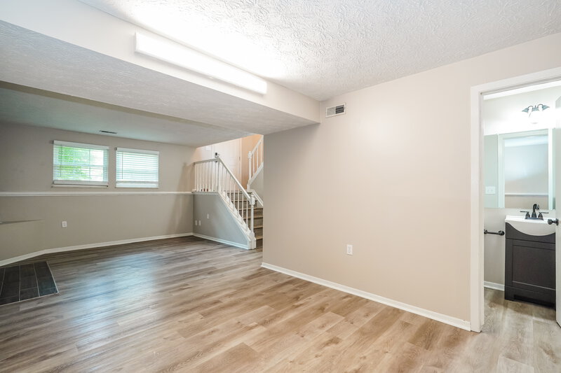 2,380/Mo, 3524 En Joie Dr Columbus, OH 43228 Family Room View 2