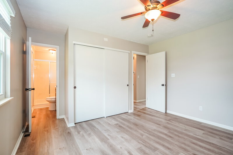 2,380/Mo, 3524 En Joie Dr Columbus, OH 43228 Main Bedroom View