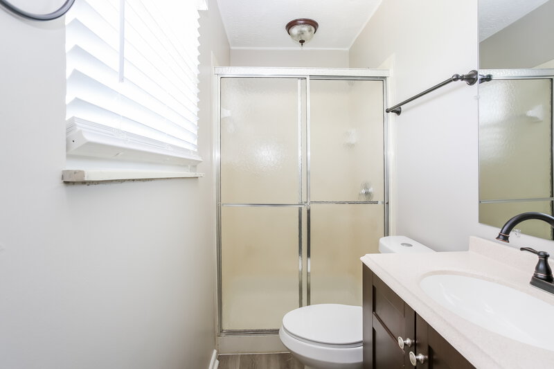 2,140/Mo, 3524 En Joie Dr Columbus, OH 43228 Bathroom View