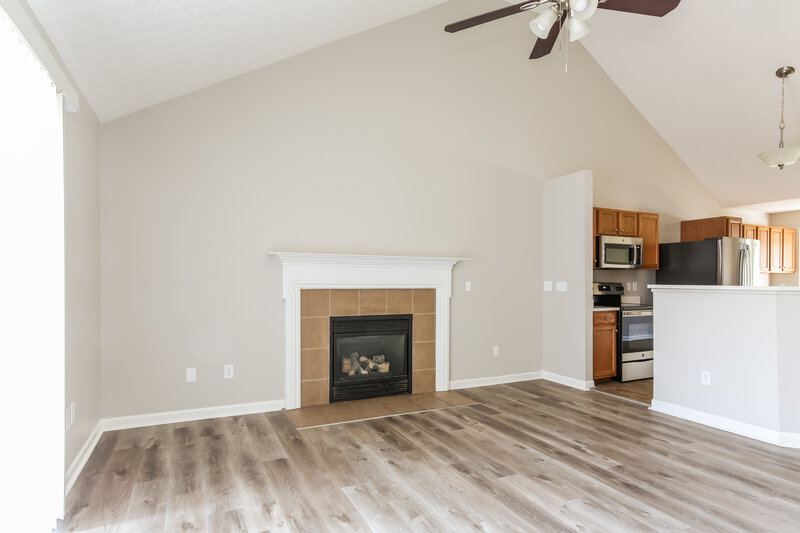 2,000/Mo, 286 Westedge Ct Galloway, OH 43119 Living Room View 2