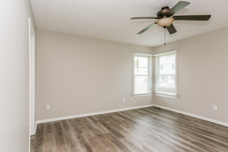 2,000/Mo, 286 Westedge Ct Galloway, OH 43119 Main Bedroom View