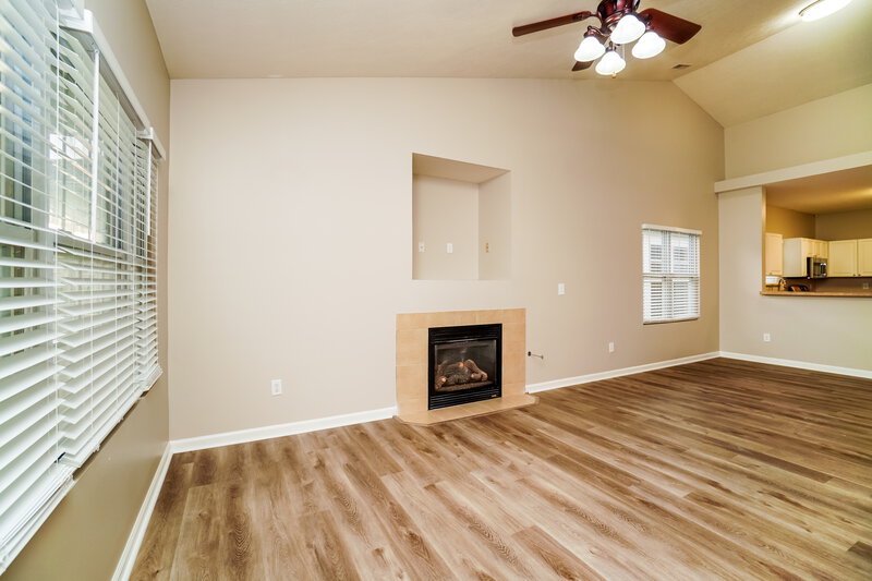 2,155/Mo, 6105 Bristol Ridge Dr Canal Winchester, OH 43110 Living Room View 2