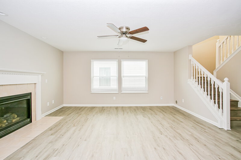 2,700/Mo, 2456 Ashpoint St Columbus, OH 43219 Living Room View