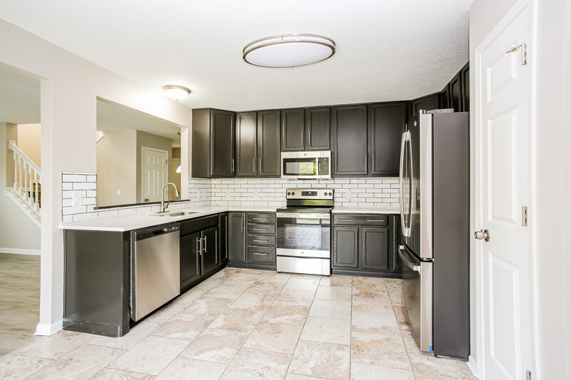 2,700/Mo, 2456 Ashpoint St Columbus, OH 43219 Kitchen View