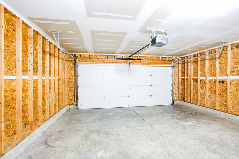 2,700/Mo, 2456 Ashpoint St Columbus, OH 43219 Garage View