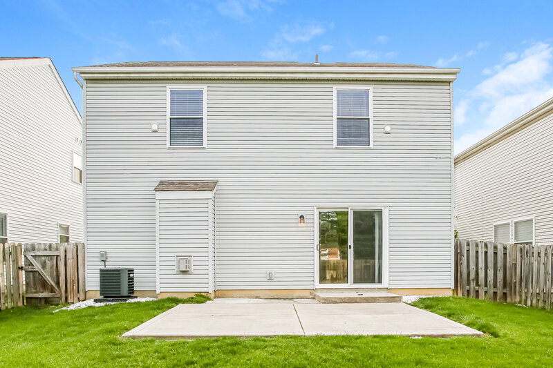 2,700/Mo, 2456 Ashpoint St Columbus, OH 43219 Rear View