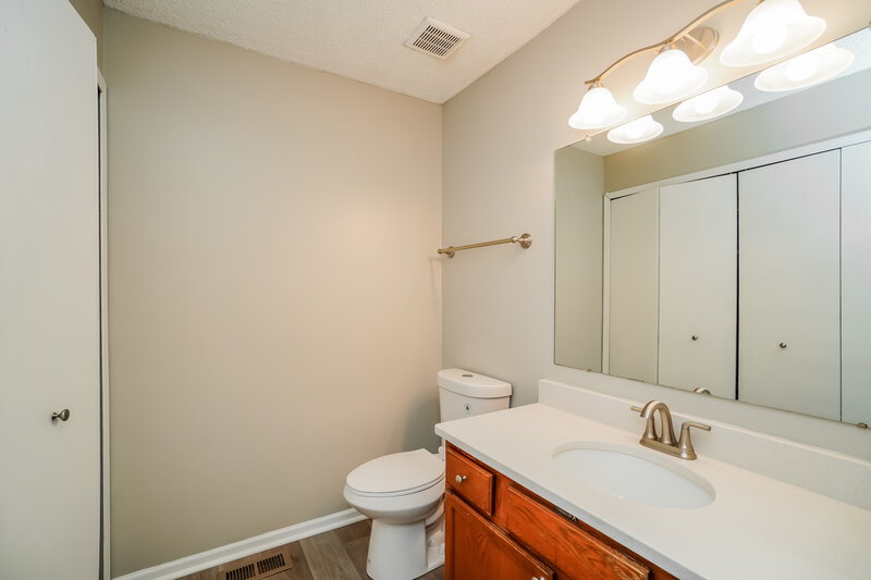 2,185/Mo, 95 Bridgeport Way Delaware, OH 43015 Bathroom View