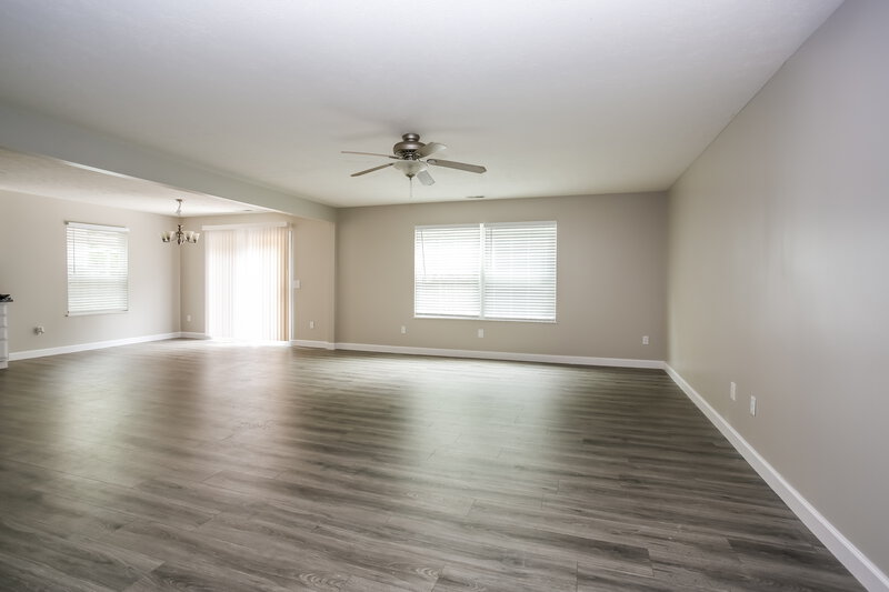 2,230/Mo, 6829 Riding Trail Dr Canal Winchester, OH 43110 Living Room View 2