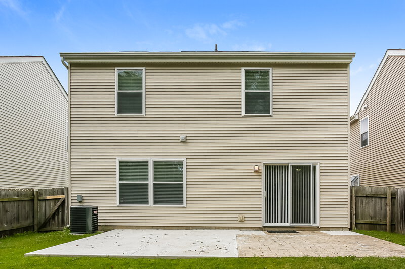 2,230/Mo, 6829 Riding Trail Dr Canal Winchester, OH 43110 Rear View